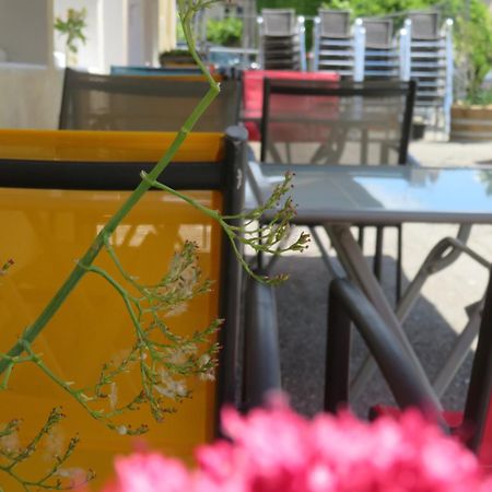 Auberge De La Petite Casserole Revest-des-Brousses Ngoại thất bức ảnh